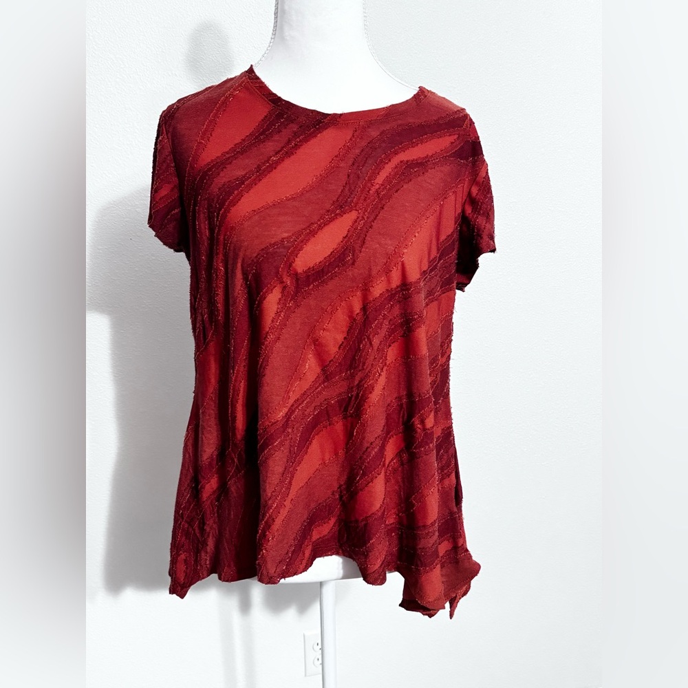 Simply Vera Vera Wang Red Wave Pattern Short Sleeve Top